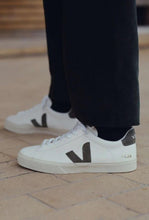 Load image into Gallery viewer, Campo Chromefree Leather Man - Extra White/Kaki-VEJA-P&amp;K The General Store

