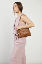 Load image into Gallery viewer, Beckett Crossbody - Tan Luxe-SABEN-P&amp;K The General Store
