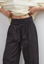 Load image into Gallery viewer, Boundary Double Layer Barrell Pant - Black
