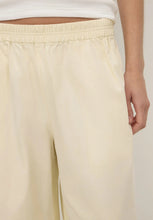 Load image into Gallery viewer, Lola Barrel Pant - Vanilla-ASSEMBLY LABEL-P&amp;K The General Store
