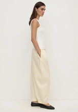 Load image into Gallery viewer, Lola Barrel Pant - Vanilla-ASSEMBLY LABEL-P&amp;K The General Store
