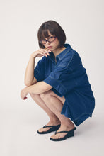 Load image into Gallery viewer, Women's Boyfriend Shirt - Dark Chambray-COMMONERS-P&amp;K The General Store
