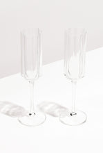 Load image into Gallery viewer, Wave Flute - Set of 2 - Clear-Fazeek-P&amp;K The General Store
