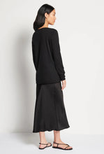 Load image into Gallery viewer, JHL - V Neck L/S T - Black Cotton Cashmere-JULIETTE HOGAN-P&amp;K The General Store
