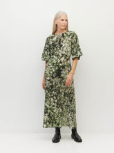 Load image into Gallery viewer, Arabella Dress - Gypsy Flora Crepe - Seagrass-JULIETTE HOGAN-P&amp;K The General Store
