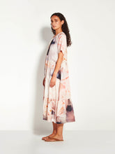 Load image into Gallery viewer, Diana Tunic - Bloom Crepe - Bouquet-JULIETTE HOGAN-P&amp;K The General Store
