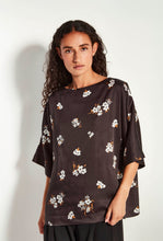 Load image into Gallery viewer, Nami T - Moonflower Twill - Golden-JULIETTE HOGAN-P&amp;K The General Store
