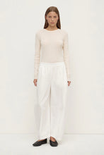 Load image into Gallery viewer, Lola Barrel Pant - White-ASSEMBLY LABEL-P&amp;K The General Store
