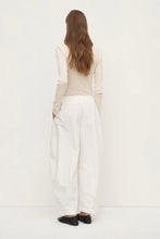Load image into Gallery viewer, Lola Barrel Pant - White-ASSEMBLY LABEL-P&amp;K The General Store
