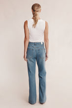 Load image into Gallery viewer, Classic Jean - Light Wash-MARLE-P&amp;K The General Store
