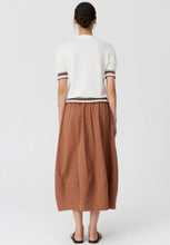 Load image into Gallery viewer, Dahlia Knit Polo - White/Toffee
