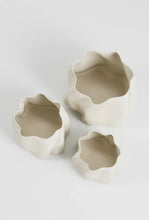 Load image into Gallery viewer, Lulu Planter Medium - With Tray - Eggshell-SPECIAL STUDIOS-P&amp;K The General Store
