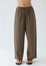 Load image into Gallery viewer, Effortless Pant - Cocoa-SOPHIE-P&amp;K The General Store

