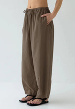 Load image into Gallery viewer, Effortless Pant - Cocoa-SOPHIE-P&amp;K The General Store
