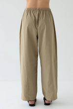 Load image into Gallery viewer, Effortless Pant - Sand-SOPHIE-P&amp;K The General Store
