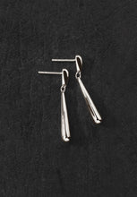 Load image into Gallery viewer, Stilla Earrings - Silver
