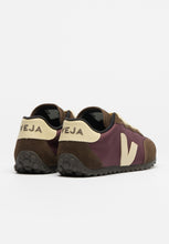Load image into Gallery viewer, GT Nylon - Amarante/Butter-VEJA-P&amp;K The General Store

