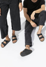 Load image into Gallery viewer, Arizona Smooth Leather (Regular) - Black-BIRKENSTOCK-P&amp;K The General Store
