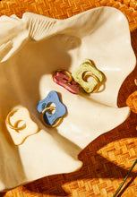 Load image into Gallery viewer, Carla Keyring - Pearl

