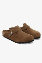 Load image into Gallery viewer, Boston Suede Soft Footbed - Dark Tea - Regular
