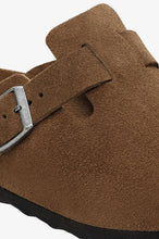 Load image into Gallery viewer, Boston Suede Soft Footbed - Dark Tea - Regular
