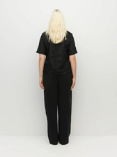 Load image into Gallery viewer, Wolfe T - (Textured Tinsel) Onyx-JULIETTE HOGAN-P&amp;K The General Store
